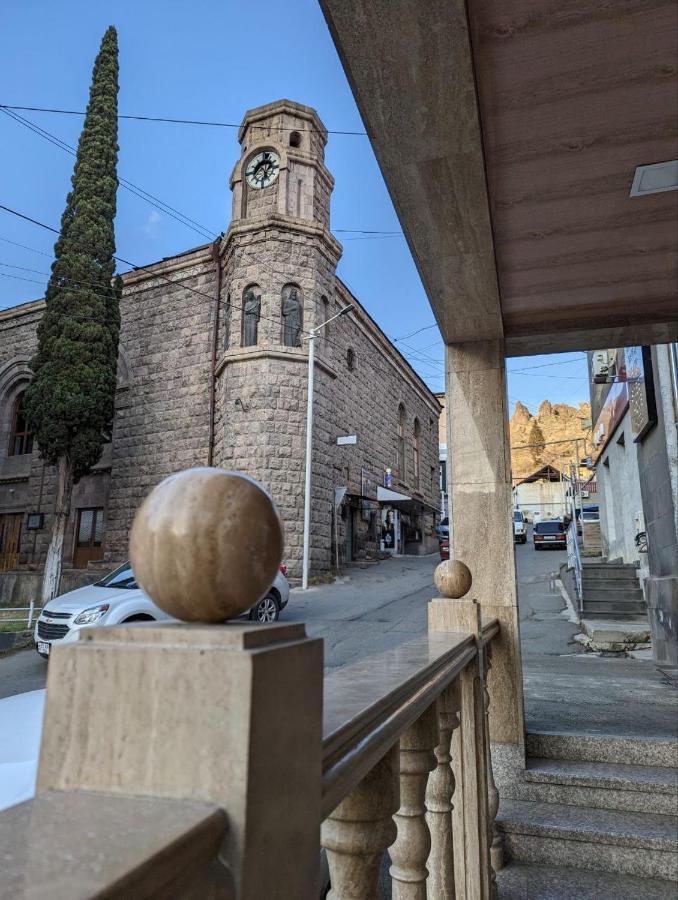 Sweet Home Hotel Meghri Exterior foto